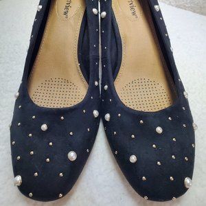 NWOT Black Suede Embellished Pumps 11W